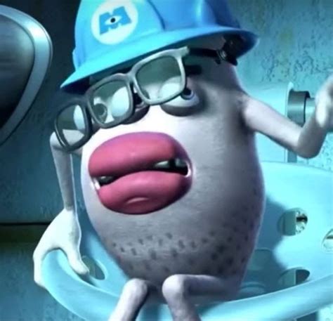 monster inc el de los labios|Joven se rellenó los labios, sufrió una reacción。